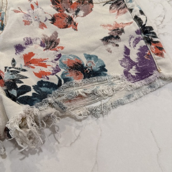 Free People Womens Floral Denim Shorts Size 27 EUC‎ - Picture 2 of 8